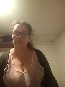 saraqueen   online show from 6, 12, 2024