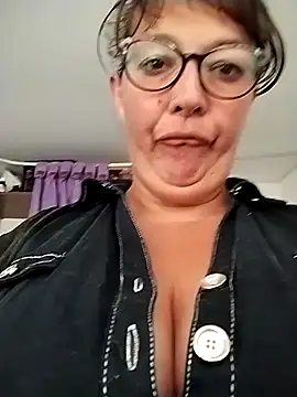 saraqueen   online show from 17, 12, 2024
