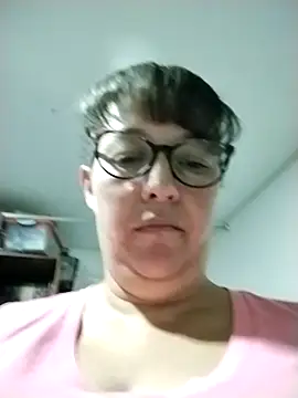 saraqueen   online show from 31, 12, 2024