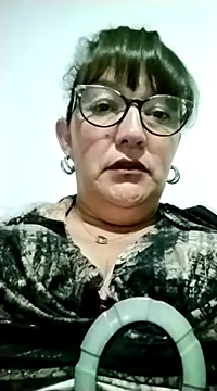 saraqueen   online show from 1, 1, 2025