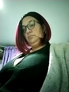 saraqueen   online show from 10, 1, 2025