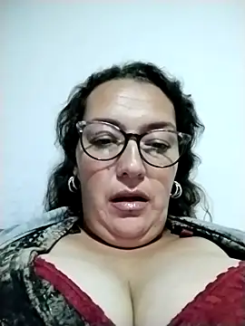 saraqueen   online show from 19, 1, 2025