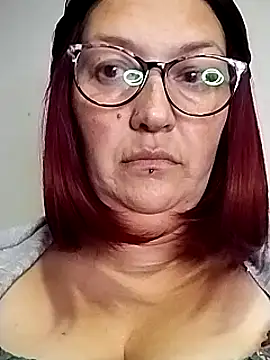 saraqueen   online show from 2, 2, 2025