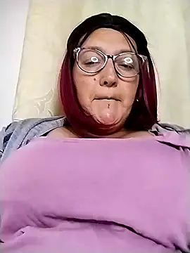 saraqueen   online show from 9, 2, 2025