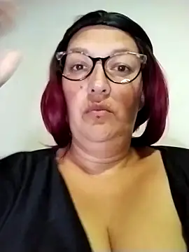 saraqueen   online show from 28, 2, 2025