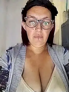 saraqueen   online show from 6, 3, 2025