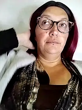 saraqueen   online show from 21, 3, 2025