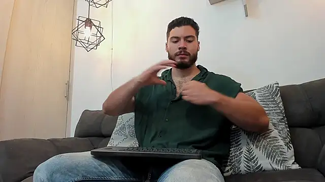 Snapshot of SebastianVilla_ chatting on 28, 12, 2024 SebastianVilla online show from 28, 12, 2024