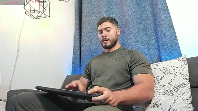 Snapshot of SebastianVilla_ chatting on 18, 2, 2025 SebastianVilla online show from 18, 2, 2025