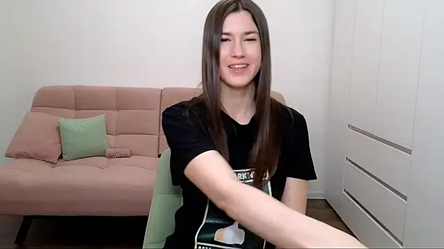 AliciaNewell online show from 25, 2, 2025