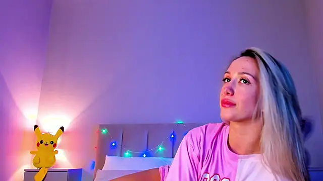 Snapshot of VikkiLustfull chatting on 22, 1, 2025 VikkiLustfull online show from 22, 1, 2025