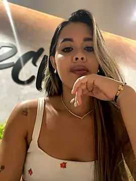 Emilia Bakerr online show from 2, 12, 2024