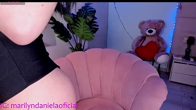 Snapshot of Marily_Daniela_ chatting on 9, 3, 2025 Marily Daniela online show from 9, 3, 2025