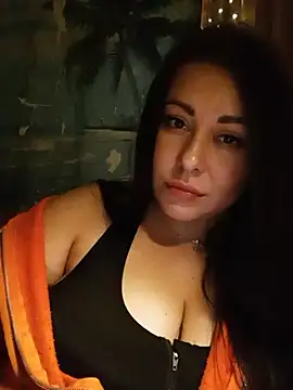 Snapshot of DaisyStreet chatting on 5, 12, 2024 DaisyStreet online show from 5, 12, 2024