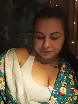 Snapshot of DaisyStreet chatting on 24, 12, 2024 DaisyStreet online show from 24, 12, 2024