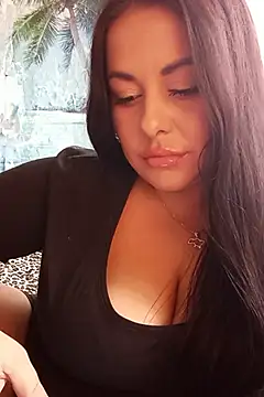 Snapshot of DaisyStreet chatting on 2, 10, 2025 DaisyStreet online show from 2, 10, 2025