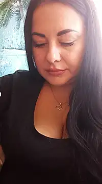 Snapshot of DaisyStreet chatting on 5, 10, 2025 DaisyStreet online show from 5, 10, 2025