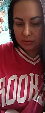 Snapshot of DaisyStreet chatting on 9, 10, 2025 DaisyStreet online show from 9, 10, 2025