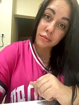 Snapshot of DaisyStreet chatting on 24, 10, 2025 DaisyStreet online show from 24, 10, 2025