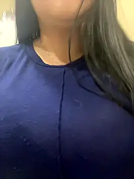 Snapshot of DaisyStreet chatting on 25, 10, 2025 DaisyStreet online show from 25, 10, 2025