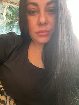 Snapshot of DaisyStreet chatting on 17, 11, 2025 DaisyStreet online show from 17, 11, 2025