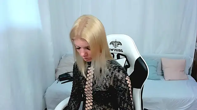 Snapshot of Lily_Daviss chatting on 20, 4, 2026 Lily Daviss online show from 20, 4, 2026