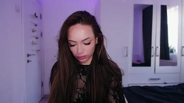 KaylaLaine online show from 1, 11, 2025