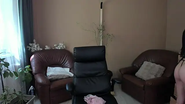 KaylaLaine online show from 11, 5, 2026