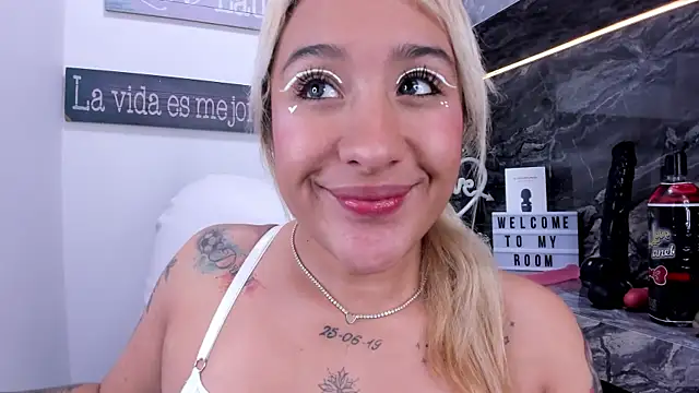 miss danika online show from 30, 12, 2024