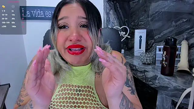 Snapshot of miss_danika chatting on 13, 4, 2026 miss danika online show from 13, 4, 2026