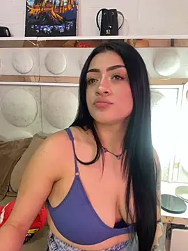 Snapshot of lucianaroy chatting on 13, 2, 2025 lucianaroy online show from 13, 2, 2025