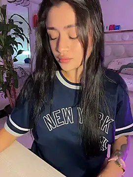 Snapshot of lucianaroy chatting on 15, 3, 2026 lucianaroy online show from 15, 3, 2026