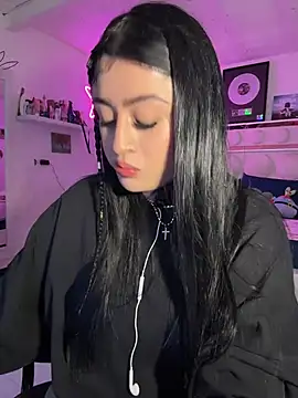 lucianaroy online show from 13, 5, 2026