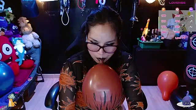 Snapshot of kureiji_hentaii chatting on 6, 3, 2026 kureiji hentaii online show from 6, 3, 2026