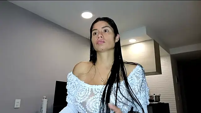 Snapshot of Alondra_fetish chatting on 20, 6, 2026 Alondra fetish online show from 20, 6, 2026