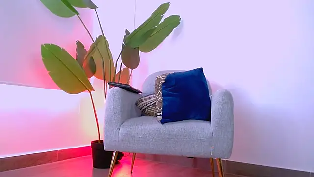 Snapshot of Sara_ow chatting on 14, 2, 2026 Sara ow online show from 14, 2, 2026