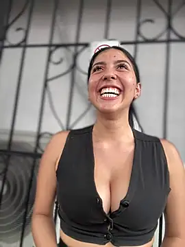 MarianaBenz online show from 24, 1, 2025