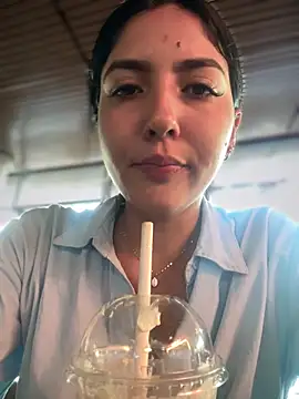 MarianaBenz online show from 27, 2, 2025