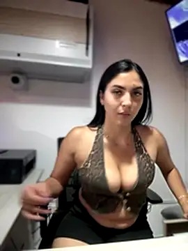 MarianaBenz online show from 16, 11, 2025