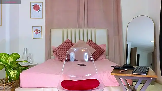 KristennBlue online show from 8, 1, 2025