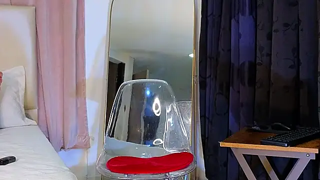 KristennBlue online show from 8, 2, 2025