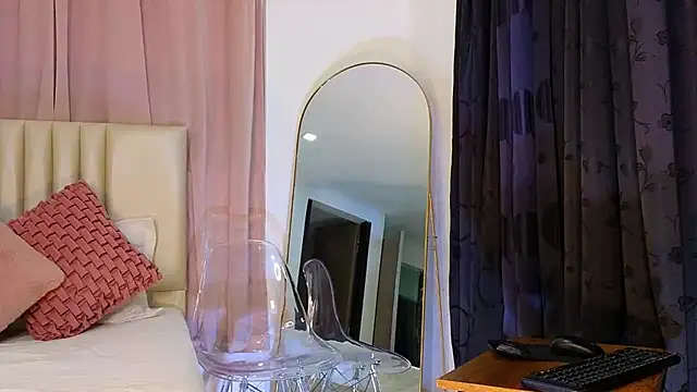 KristennBlue online show from 12, 2, 2025