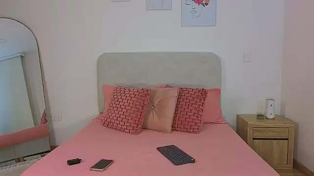 Snapshot of KristennBlue chatting on 12, 1, 2026 KristennBlue online show from 12, 1, 2026