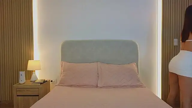 KristennBlue online show from 5, 3, 2026