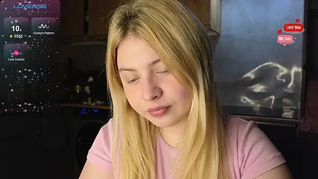 shy blondiee online show from 30, 4, 2026