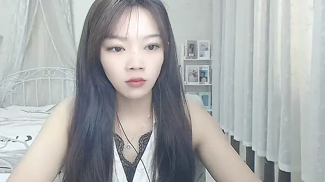 Snapshot of Jenny-Z chatting on 4, 10, 2025 Jenny-Z online show from 4, 10, 2025