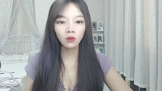 Snapshot of Jenny-Z chatting on 14, 10, 2025 Jenny-Z online show from 14, 10, 2025