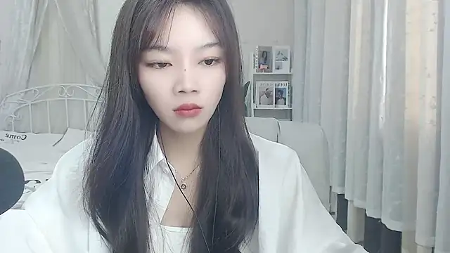 Snapshot of Jenny-Z chatting on 19, 10, 2025 Jenny-Z online show from 19, 10, 2025