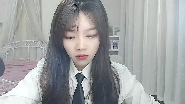 Snapshot of Jenny-Z chatting on 17, 11, 2025 Jenny-Z online show from 17, 11, 2025