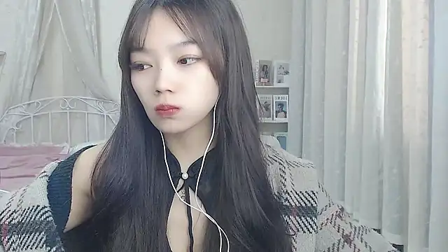 Snapshot of Jenny-Z chatting on 19, 11, 2025 Jenny-Z online show from 19, 11, 2025